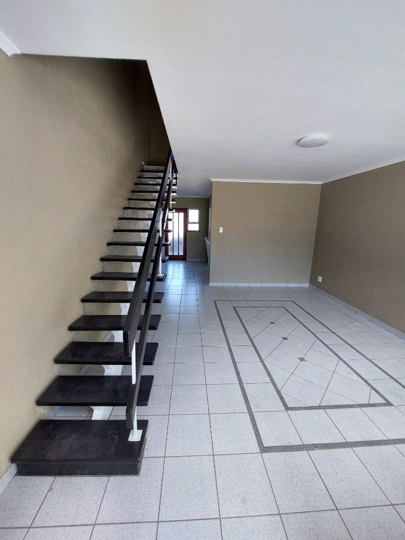 To Let 2 Bedroom Property for Rent in Claremont Western Cape